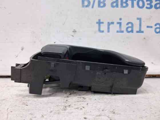 Ручка двери внутренняя правая Mitsubishi Pajero Wagon 3 3.2 ДИЗЕЛЬ 4M41 1999 (б/у) Київ