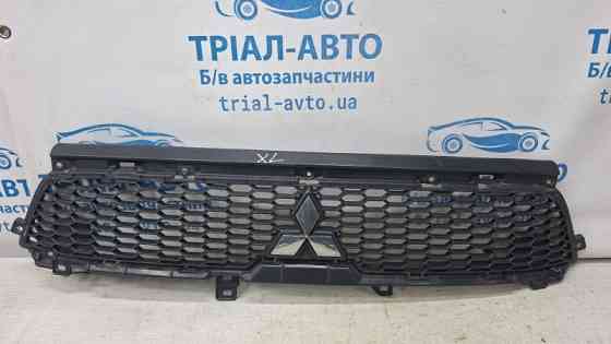 Решетка радиатора Рестайлинг Mitsubishi Outlander XL 2.2 DIESEL 4HK 2007 (б/у) Київ