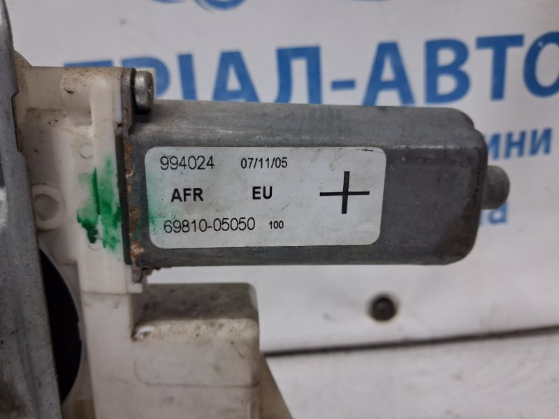 Стеклоподъемник передний левый Toyota Avensis T25 2.2 DIESEL 2ADFTV 2002 (б/у) Київ - зображення 4