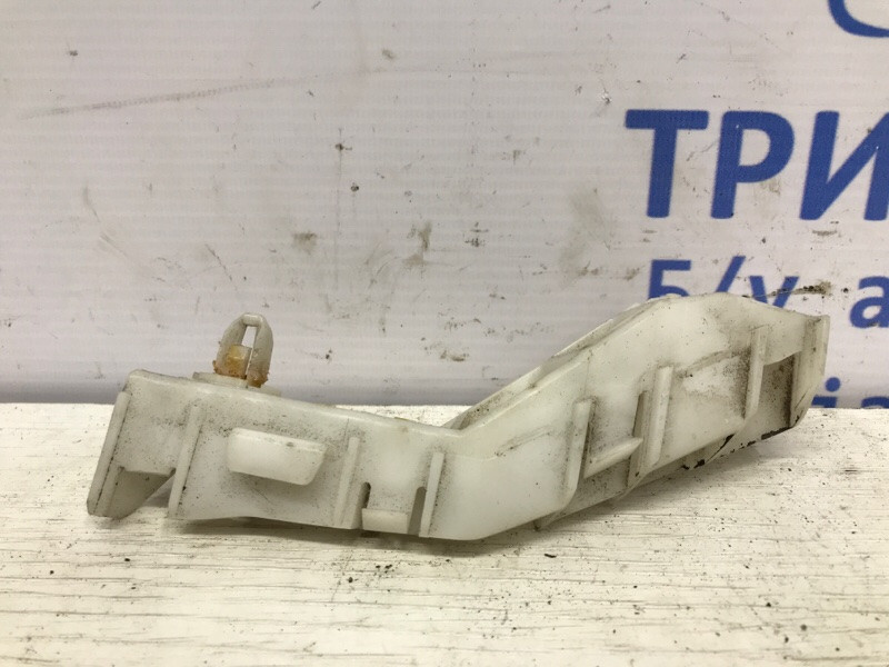 Кронштейн бампера передний правый Mitsubishi Pajero Wagon 4 3.2 ДИЗЕЛЬ 4M41 2006 (б/у) Київ - зображення 2