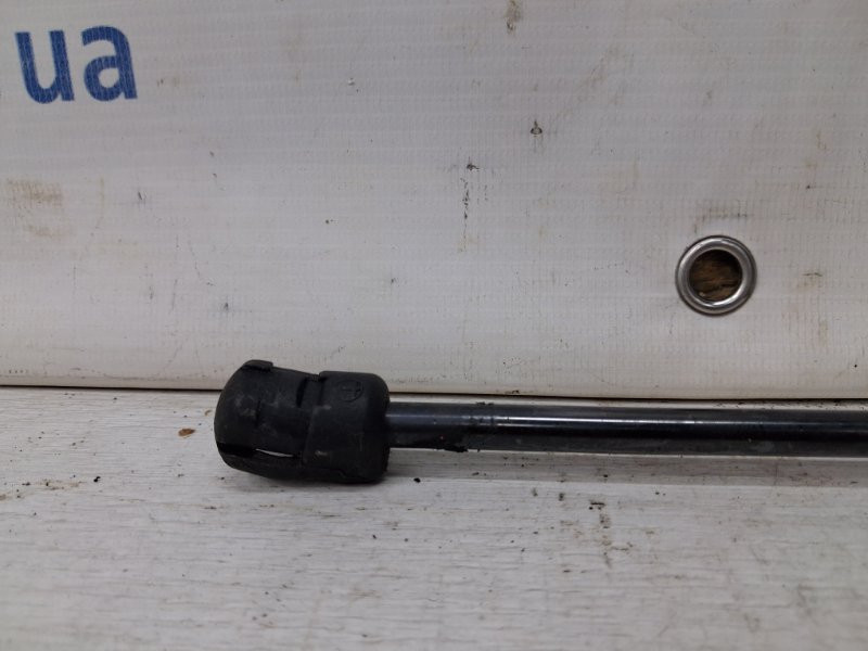 Амортизатор крышки багажника Chevrolet Captiva C140 2.2 DIESEL Z22D1 2006 (б/у) Киев - изображение 2