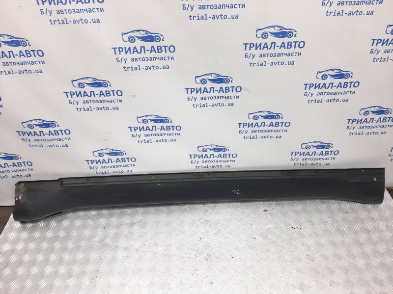 Накладка порога внешняя правая Mitsubishi Pajero Wagon 4 3.2 ДИЗЕЛЬ 4M41 2006 (б/у) Киев - изображение 1