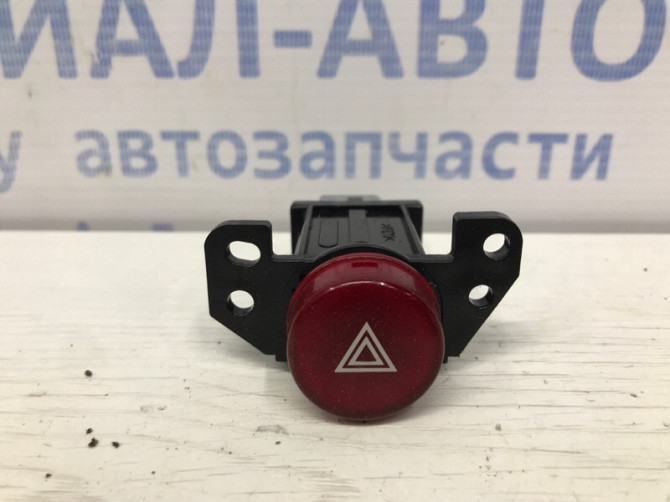 Кнопка аварийки Mitsubishi Outlander CU 2.4 БЕНЗИН 4G69 2003 (б/у) Киев - изображение 1