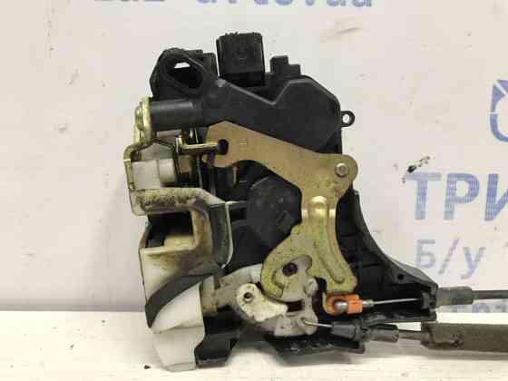 Замок двери передний правый Mitsubishi L200 KB 2.5 ДИЗЕЛЬ 4D56U 2006 (б/у) Київ