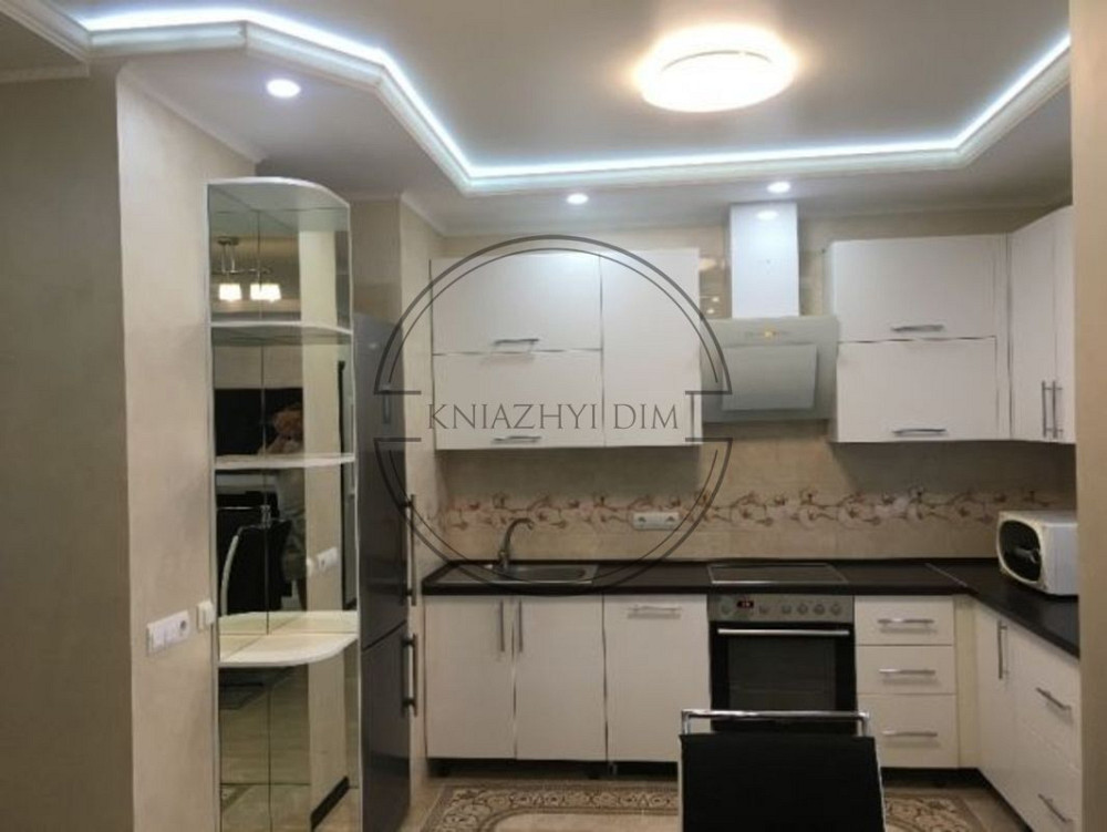 Простора, комфортна 3-х к. Кв. біля ст. м. Політехнічний інститут. № 11153130 Киев - изображение 2