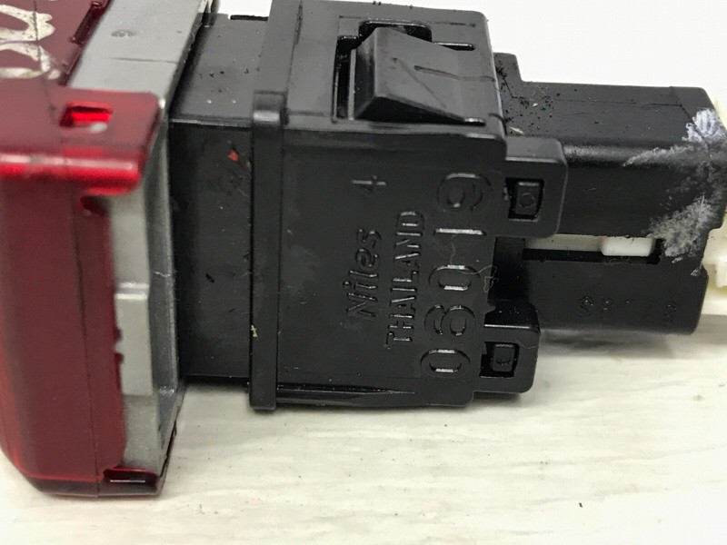 Кнопка аварийки Subaru Outback BS 2.0 DIESEL EE20Z 2014 (б/у) Київ - зображення 3