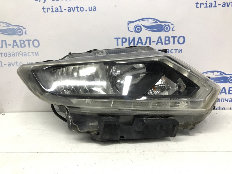 Фара правая галоген Nissan X-Trail T32 1.6 DIESEL R9M 2014 (б/у) Київ - зображення 1