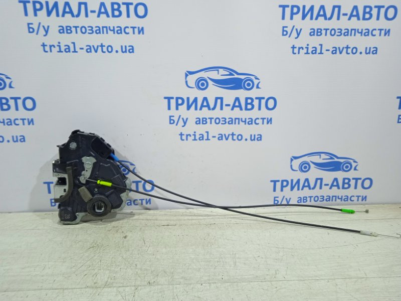 Замок двери передний правый Toyota Avensis T25 1.8 БЕНЗИН 1ZZFE 2002 (б/у) Киев - изображение 1