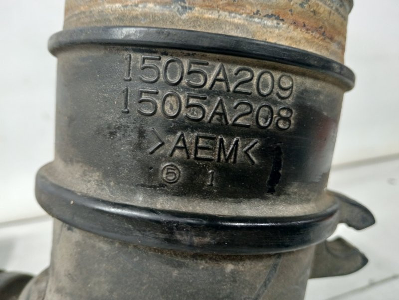 Патрубок воздушного фильтра Mitsubishi Pajero Wagon 4 3.2 ДИЗЕЛЬ 4M41 2006 (б/у) Київ - зображення 4