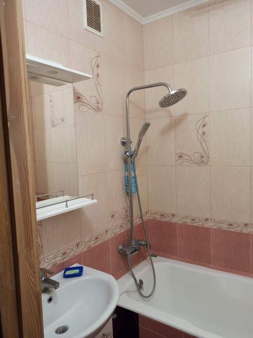 м.Минская 3мин.Без хозяев. Сдам комнату. Київ - зображення 3