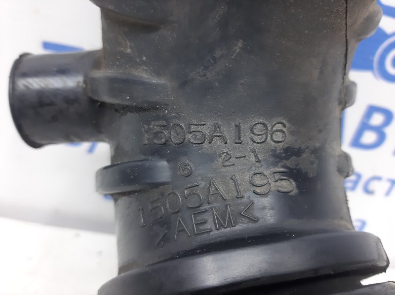 Патрубок воздушного фильтра Mitsubishi Pajero Wagon 4 3.2 ДИЗЕЛЬ 4M41 2006 (б/у) Київ - зображення 3