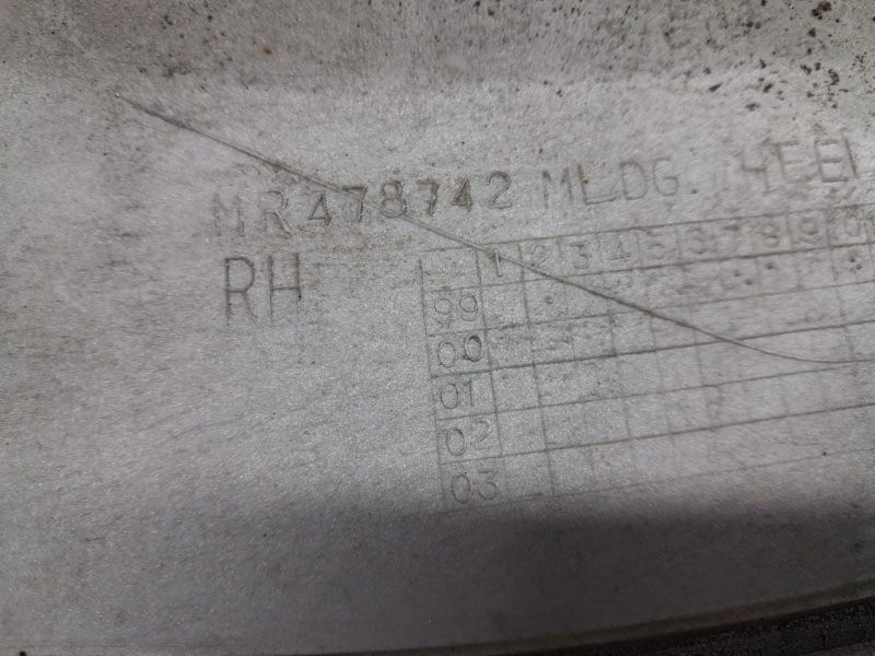 Накладка крыла Mitsubishi Pajero Wagon 3 3.2 ДИЗЕЛЬ 4M41 1999 перед. прав. (б/у) Київ - зображення 5