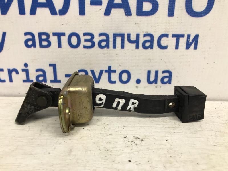 Ограничитель двери передний правый Mitsubishi Lancer 9 1.6 БЕНЗИН 4G18 2003 (б/у) Киев - изображение 1