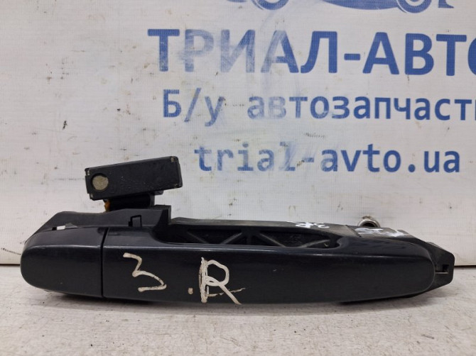 Ручка двери внешняя задняя правая Toyota Avensis T25 1.8 БЕНЗИН 1ZZFE 2002 (б/у) Київ - зображення 1