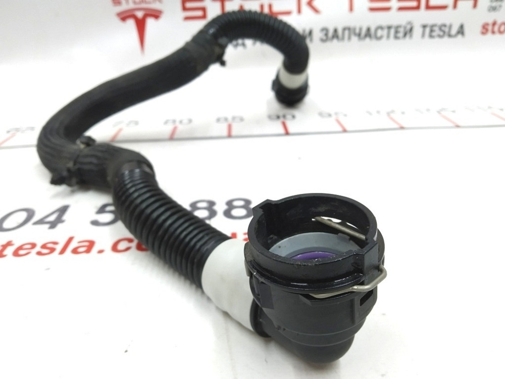Патрубок системы охлаждения основной батареи RWD Tesla model 3, model Y 1077594-00-C Київ - зображення 2