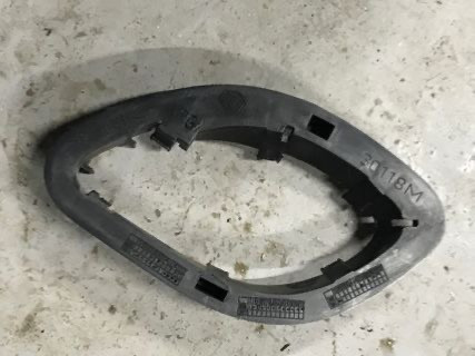 Бу кронштейн внутренней ручки Renault, 7701051686, Laguna 2, Espace 4 ,задней левой. Кропивницкий - изображение 1