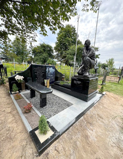 Пам’ятник загиблому військовому оператору БПЛА Київ - зображення 2