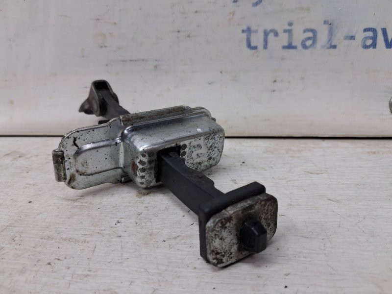 Ограничитель двери передний левый Kia Sportage SL 1.7 DIESEL D4FD 2010 (б/у) Киев - изображение 3