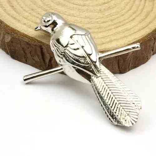 Брошь Пересмешник: Когда слова — оружие, а молчание — власть. Символ Мастера над монетой, Київ