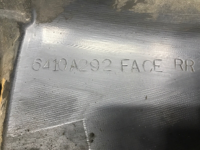 Бампер задний правый клык Mitsubishi Pajero Wagon 4 3.2 ДИЗЕЛЬ 4M41 2006 (б/у) Киев - изображение 8