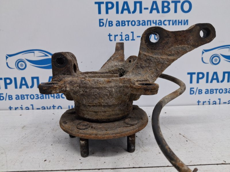 Кулак поворотный левый со ступицей Mitsubishi Outlander CU 2.4 БЕНЗИН 4G69 2003 (б/у) Київ - зображення 2