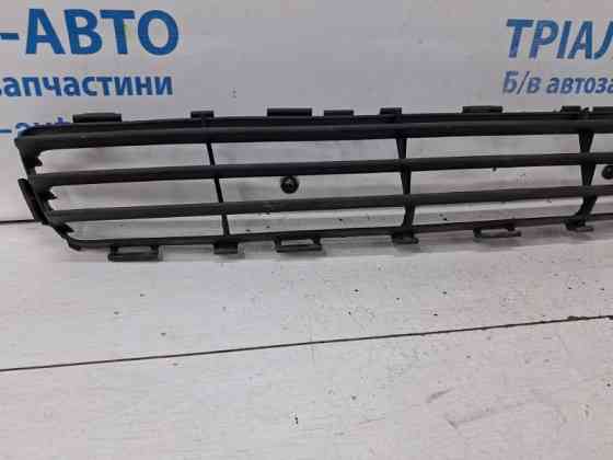 Решетка бампера центральная Toyota Avensis T25 2.2 DIESEL 2ADFTV 2002 (б/у) Киев
