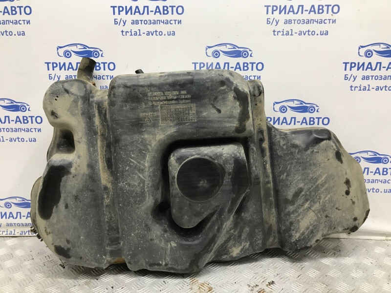 Бак топливный пластик Toyota Avensis T25 1.8 БЕНЗИН 1ZZFE 2002 (б/у) Киев - изображение 8