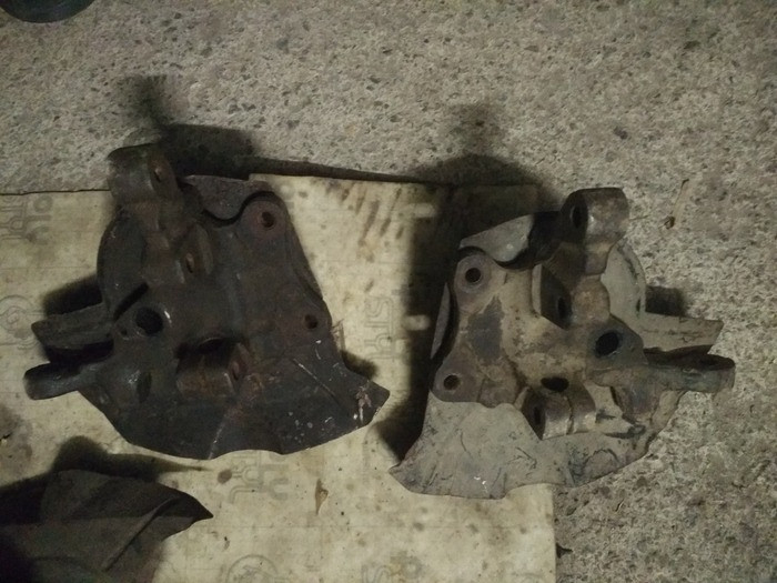 Цапфа передня ліва права 90335719, 90335718 Опель Омега А Вінниця - зображення 1