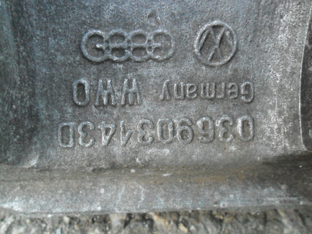 VAG 036903143D, Кронштейн генератора Фольксваген Golf 2, 1.3 оригінал Винница - изображение 4