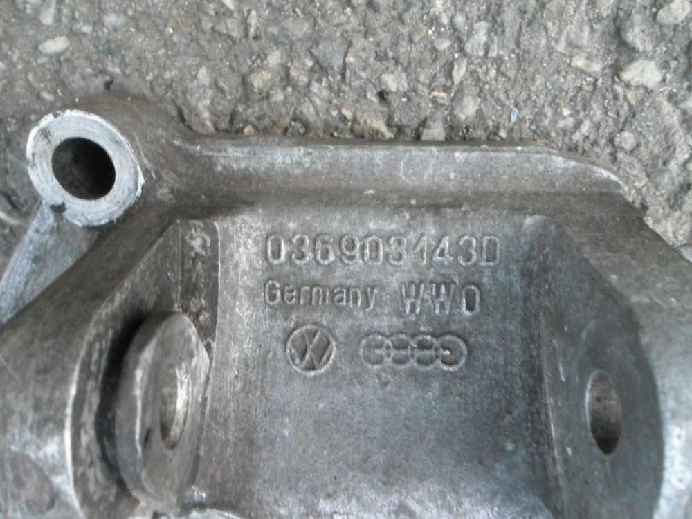 VAG 036903143D, Кронштейн генератора Фольксваген Golf 2, 1.3 оригінал Винница - изображение 2