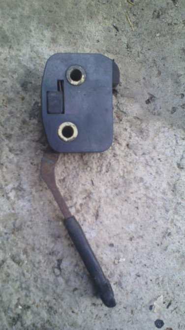 Защелка спинки заднего сидения Форд eскорт 1113945 / 1106136 оригинал Винница - изображение 4