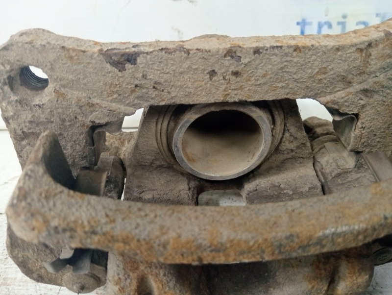 Суппорт задний левый Mitsubishi Pajero Wagon 4 3.2 ДИЗЕЛЬ 4M41 2006 (б/у) Киев - изображение 4