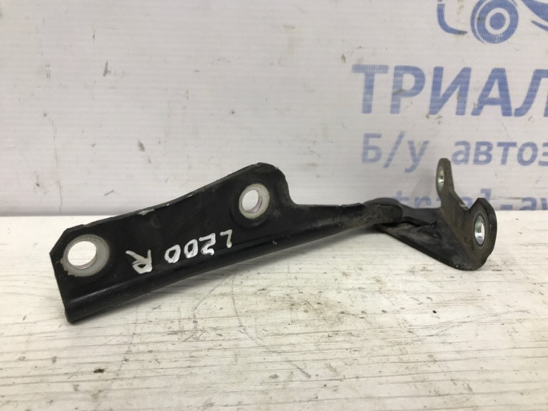 Петля капота правая Mitsubishi L200 KB 2.5 ДИЗЕЛЬ 4D56U 2006 (б/у) Київ - зображення 2