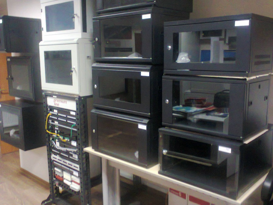 Пасивне мережеве обладнання: кабелі, патч-панелі, шафи, стійки та комплектуючі Киев - изображение 7