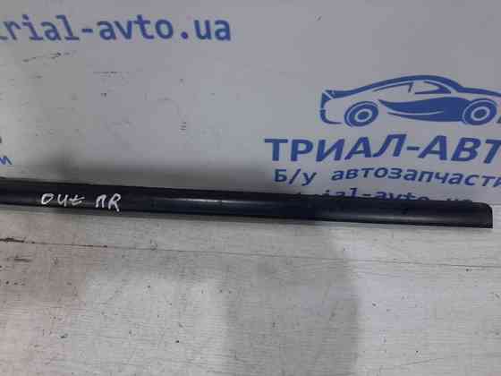 Молдинг стекла двери передний Mitsubishi Outlander CU 2.4 БЕНЗИН 4G69 2003 (б/у) Киев