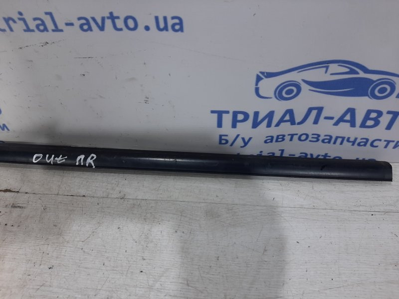 Молдинг стекла двери передний Mitsubishi Outlander CU 2.4 БЕНЗИН 4G69 2003 (б/у) Киев - изображение 3