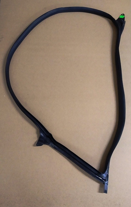 Уплотнитель дверного проёма переднего правого Tesla model 3 1090500-00-K Київ - зображення 2