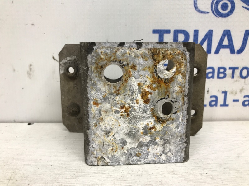 Кронштейн усилителя заднего бампера Toyota RAV 4 A30 2.2 DIESEL 2ADFTV 2005 лев. (б/у) Київ - зображення 1