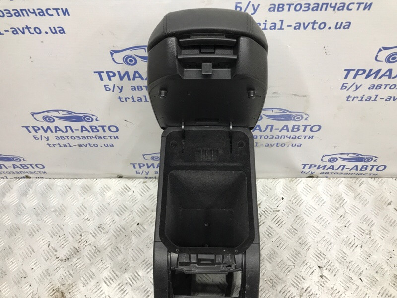 Подлокотник Chevrolet Captiva C100 2.4 БЕНЗИН Z24SED 2006 (б/у) Киев - изображение 5