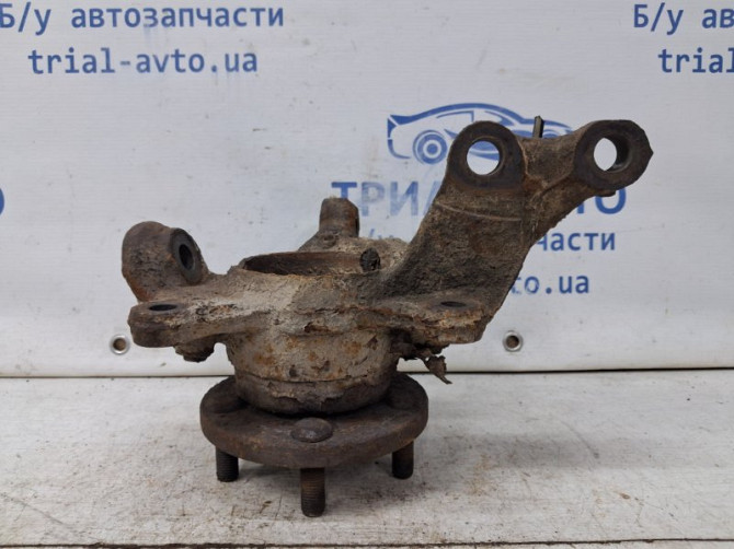 Кулак поворотный левый со ступицей Toyota Avensis T25 1.8 БЕНЗИН 1ZZFE 2002 (б/у) Київ - зображення 2