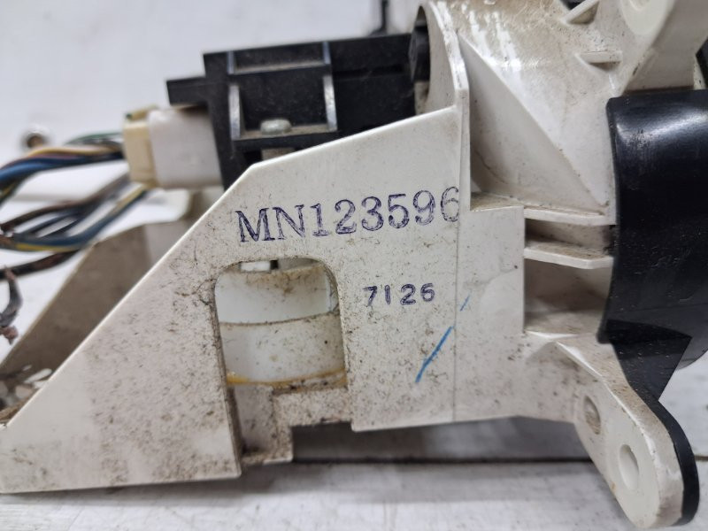 Блок управления кондиционером Mitsubishi L200 KB 2.5 DIESEL 4D56 2006 (б/у) Київ - зображення 5