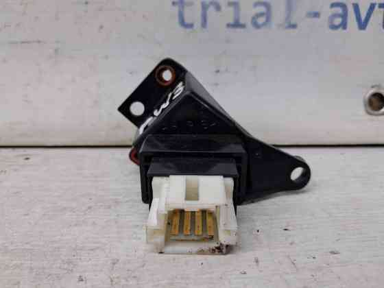 Кнопка аварийки Mitsubishi Pajero Wagon 3 3.2 ДИЗЕЛЬ 4M41 1999 (б/у) Київ