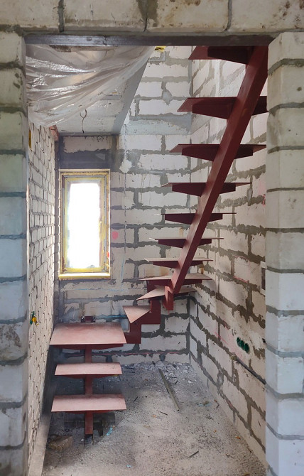 Лестница на одном косоуре. "Броневик" Днепр. Дніпро - зображення 10