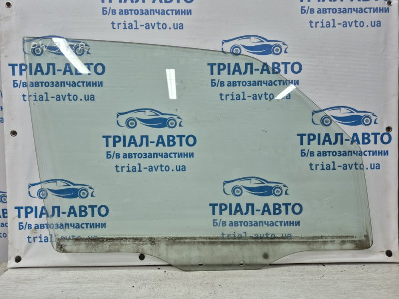 Стекло двери переднее правое Mitsubishi Pajero Wagon 3 3.2 ДИЗЕЛЬ 4M41 1999 (б/у) Киев - изображение 1