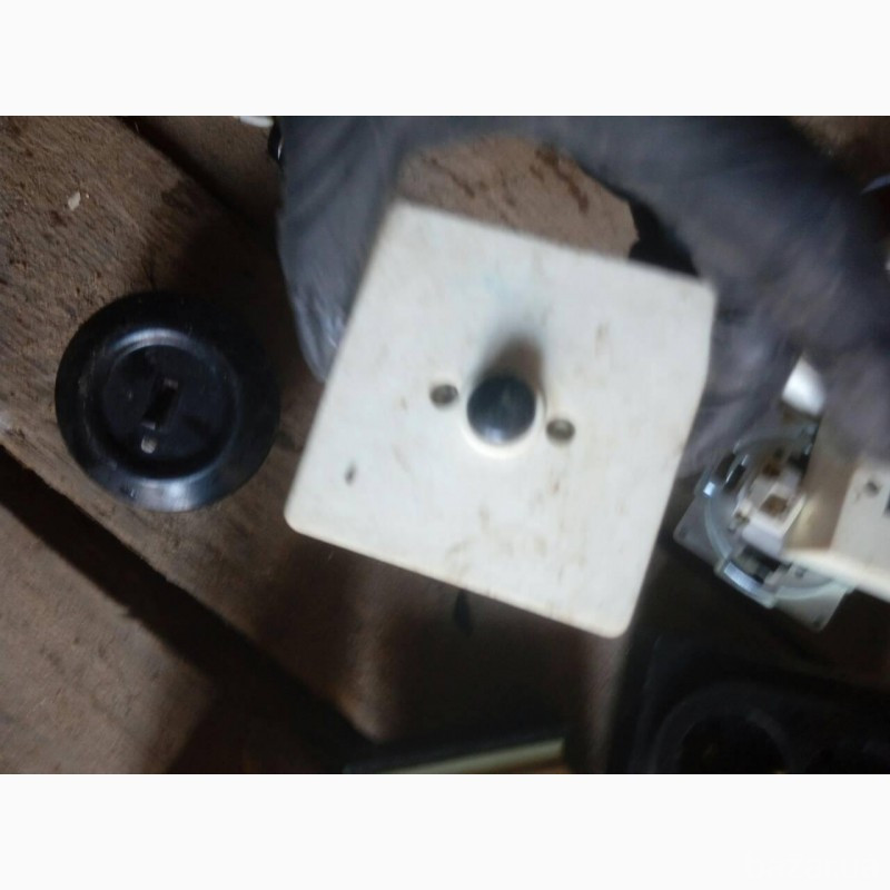 Выключатели закрытой проводки, одинарные, бытовые, -680шт. Харків - зображення 2