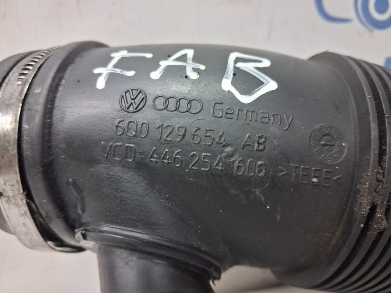Патрубок воздушного фильтра Skoda Fabia 2007-2014 6Q0129654AB (Арт. 78380) Київ - зображення 4