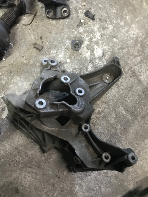 Б/у кронштейн генератора 7700113574 Renault Megane, Kangoo, Scenic Кропивницький - зображення 1