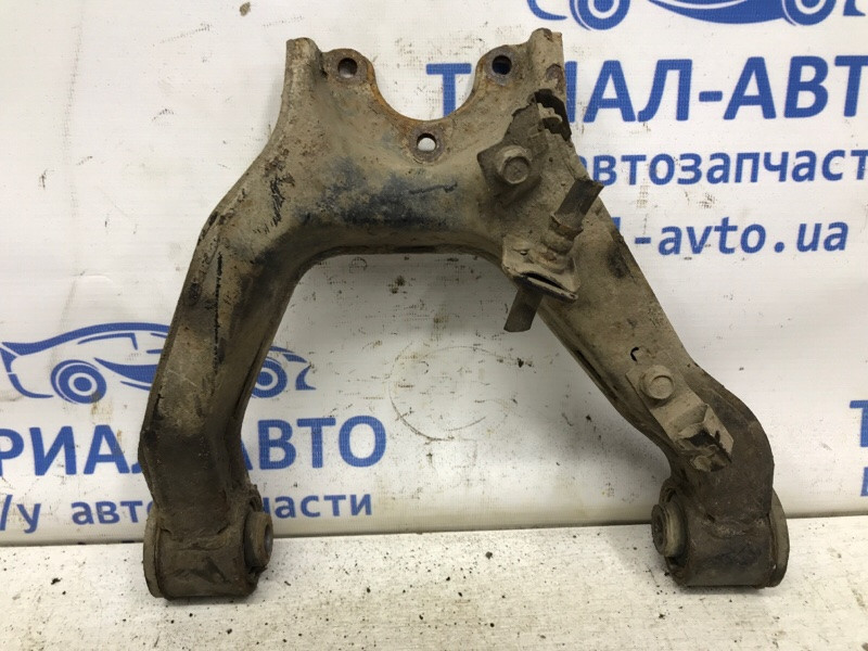 Рычаг передний верхний правый Mitsubishi Pajero Wagon 3 3.2 ДИЗЕЛЬ 4M41 1999 (б/у) Київ - зображення 1