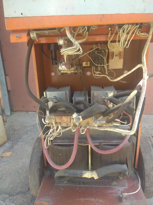 Візок Э411 для заряду АКБ і пуску двигунів (не робочий) Кам'янець-Подільський - зображення 1