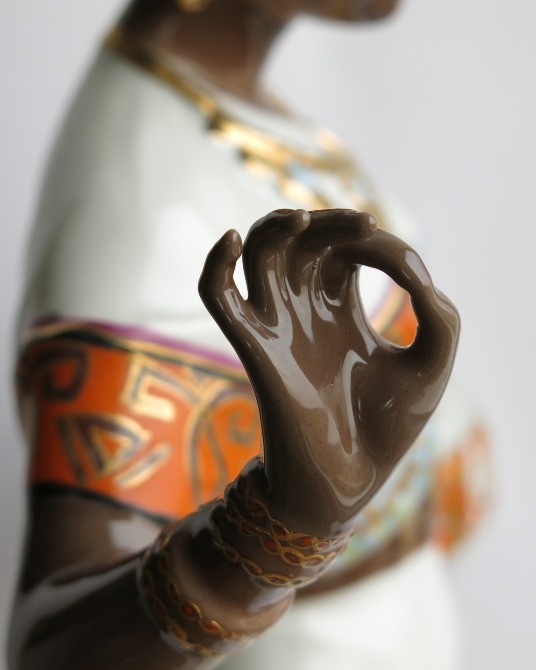 Реставрация фарфора и керамики «танцующая индианка» восстановление разбитых статуэток Київ - зображення 4